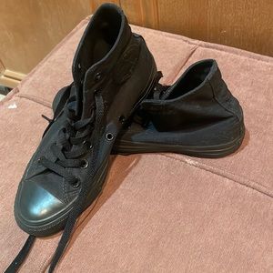 Womens Converse size 6.5